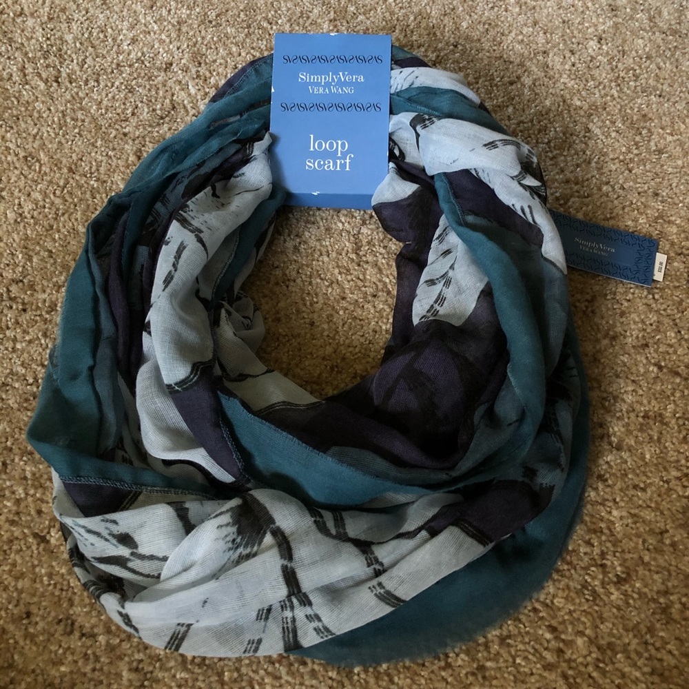 Vera Wang Infinity Loop Scarf (Greystone) NWT